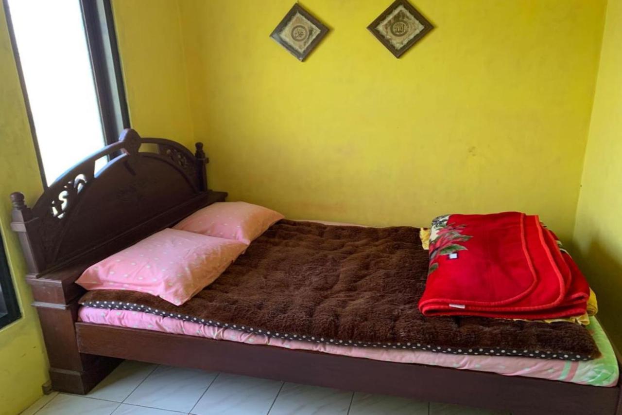 Oyo 91250 Desa Wisata Taraju Hotel 2*